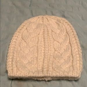 White knitted Beanie